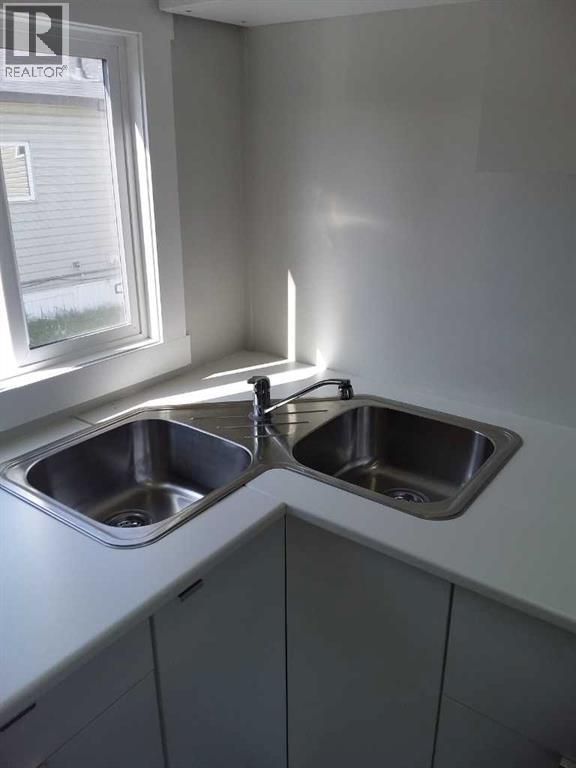 Mobile Home for Sale in 40, 6220 17 Avenue SE|Calgary, Alberta T2A0W6 5