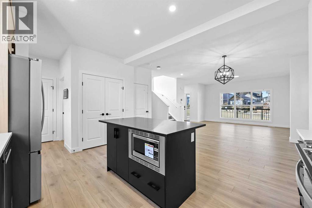 House for Sale in 120 Mitchell Walk NW|Calgary, Alberta T3R2G2 4