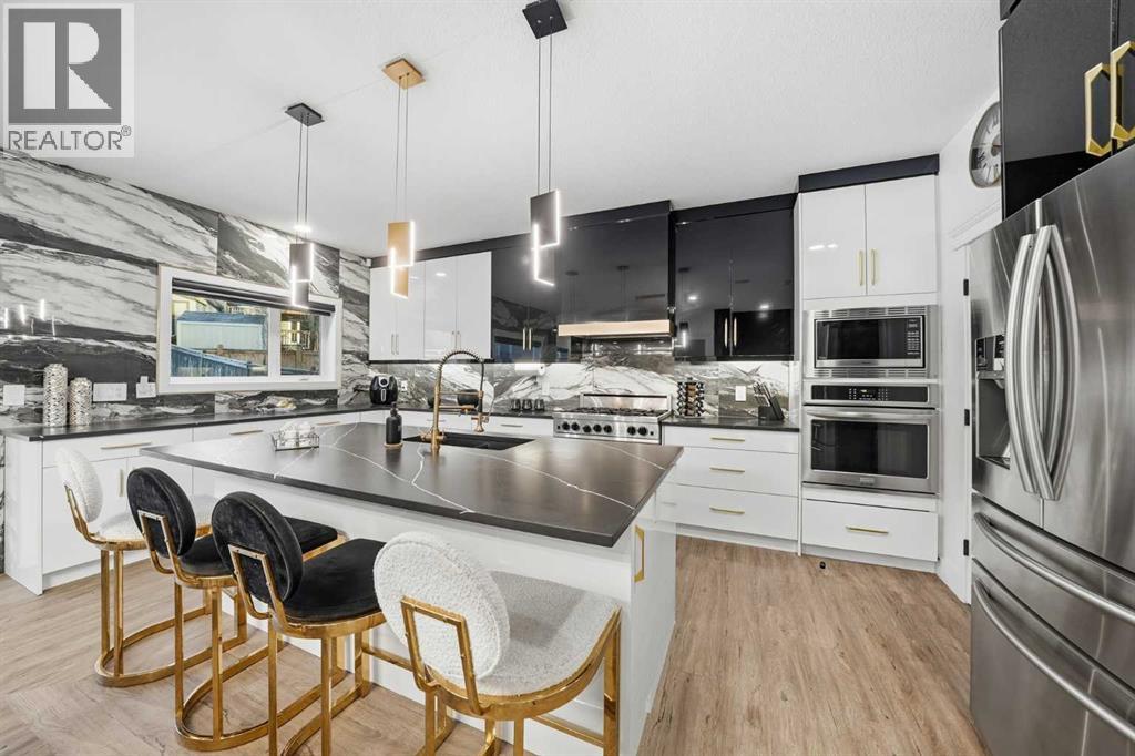 House for Sale in 630 Rocky Ridge View NW|Calgary, Alberta T3G5C2 3