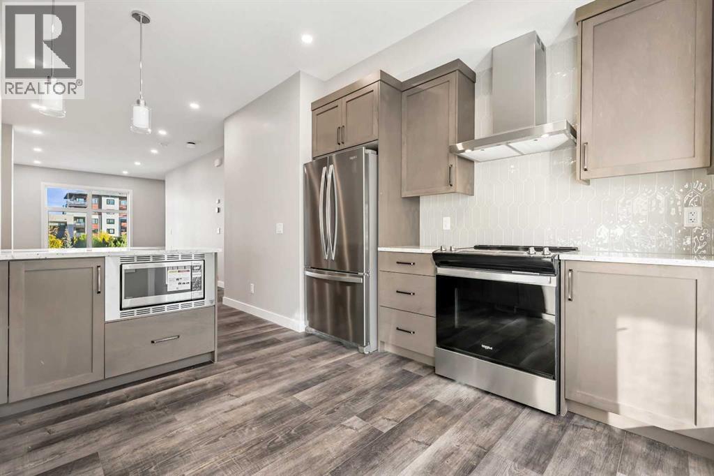 Row / Townhouse for Sale in 153 Mahogany Gardens SE|Calgary, Alberta T3M3Y2