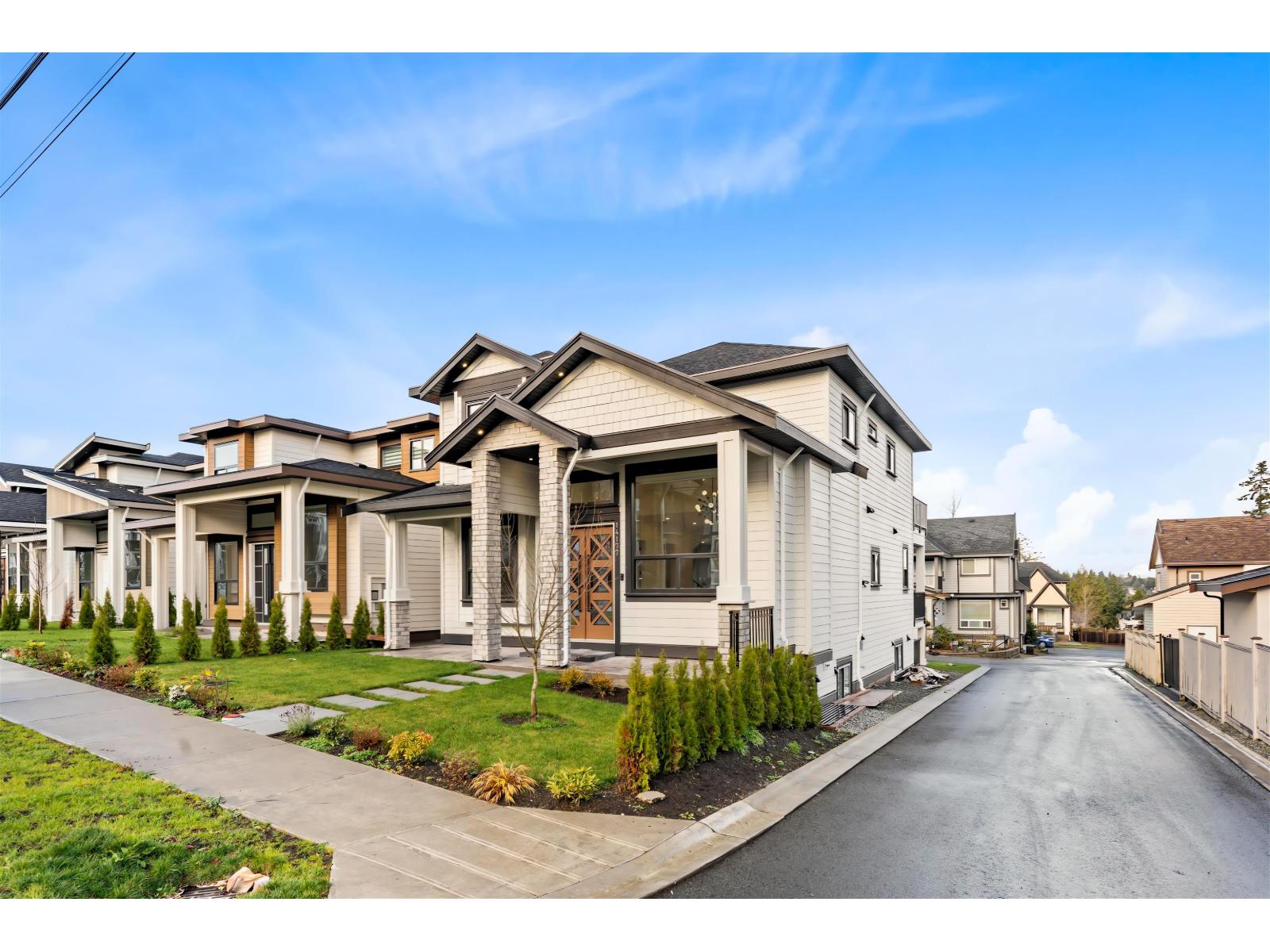 For sale: 14165 60A AVENUE, Surrey, British Columbia V3X1C3 - R3072399 ...