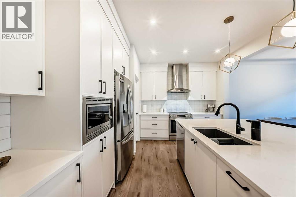 House for Sale in 16 Lucas Passage NW|Calgary, Alberta T3P2E3 5