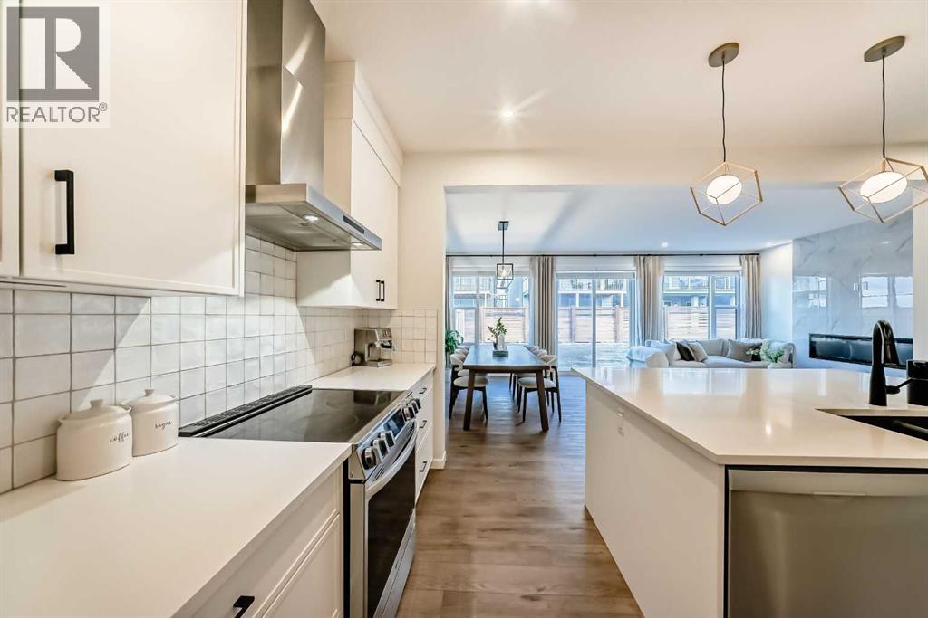 House for Sale in 16 Lucas Passage NW|Calgary, Alberta T3P2E3 4