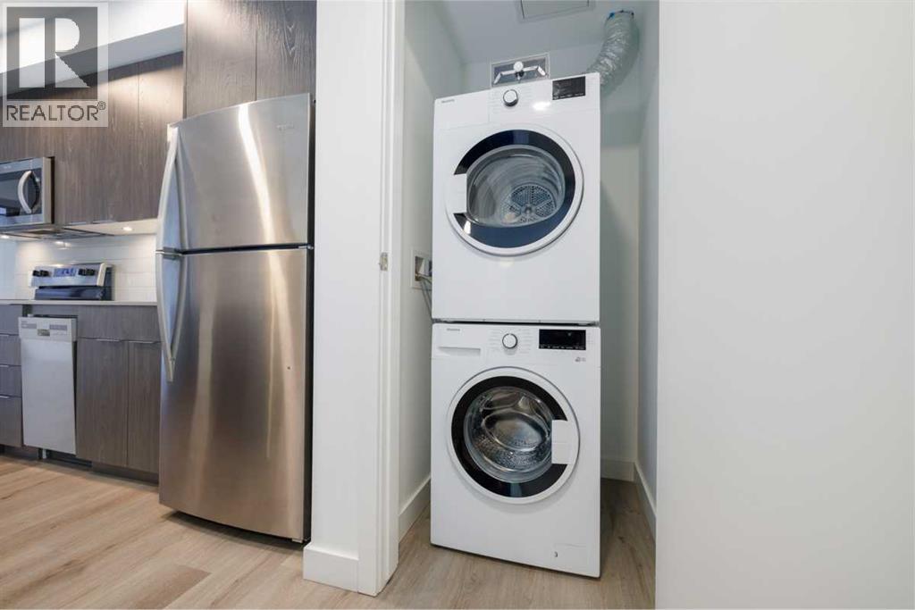 Apartment for Sale in 203, 123 4 Street NE|Calgary, Alberta T2E8K3 4