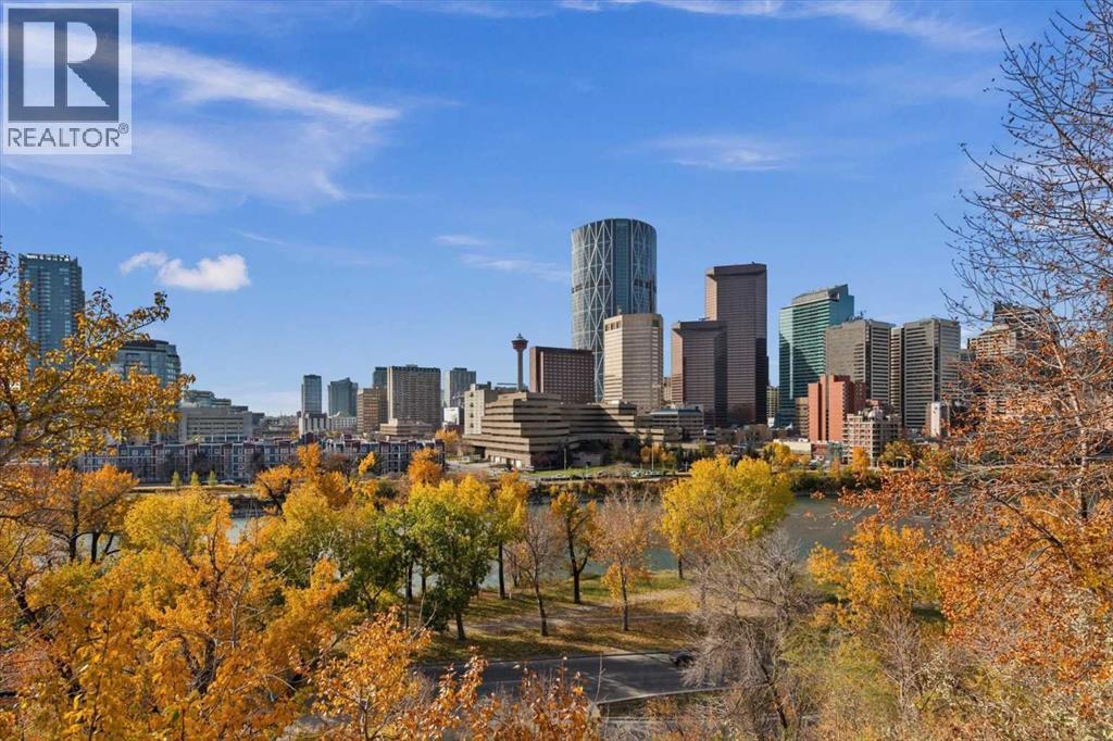 Apartment for Sale in 302, 320 Meredith Road NE|Calgary, Alberta t2e5a6 5