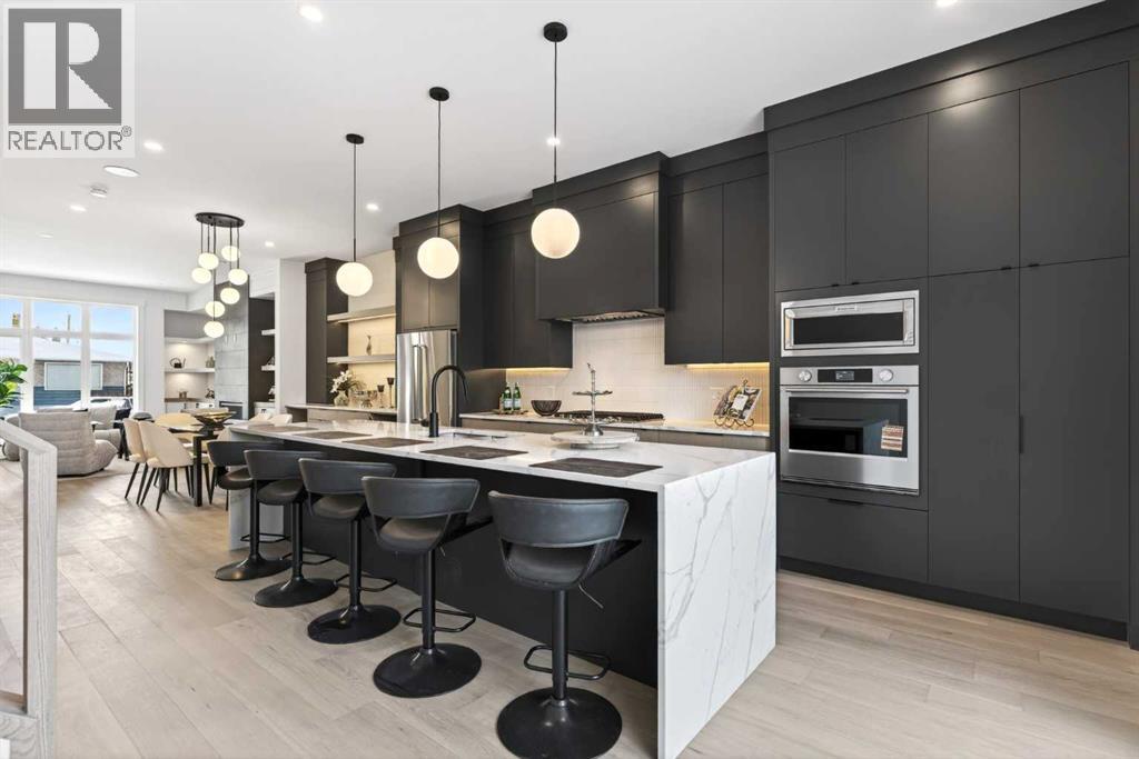 Duplex for Sale in 2417 26 Street SW|Calgary, Alberta T3E2A6 4