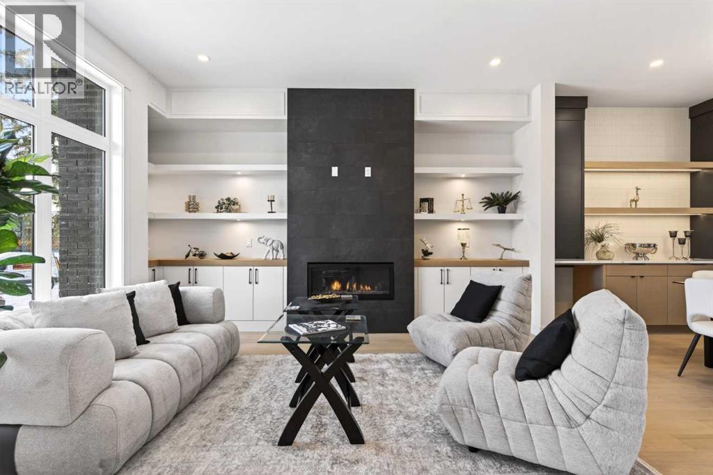 Duplex for Sale in 2417 26 Street SW|Calgary, Alberta T3E2A6 3