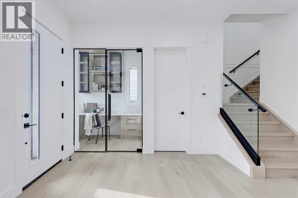 Duplex for Sale in 3110 14 Avenue SW|Calgary, Alberta T3C0X1 2