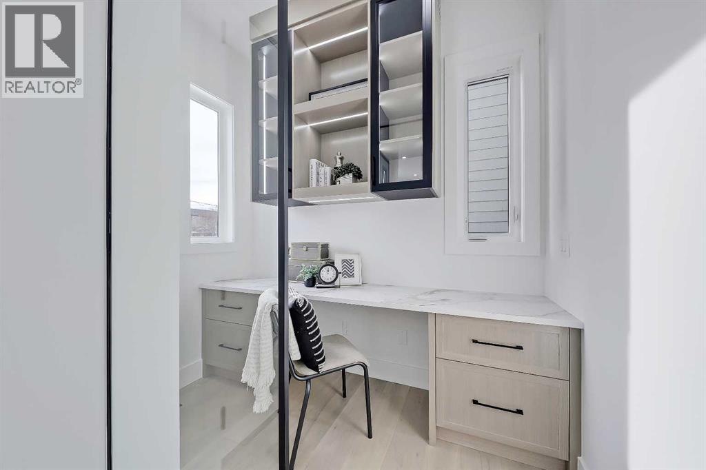 Duplex for Sale in 3110 14 Avenue SW|Calgary, Alberta T3C0X1 3