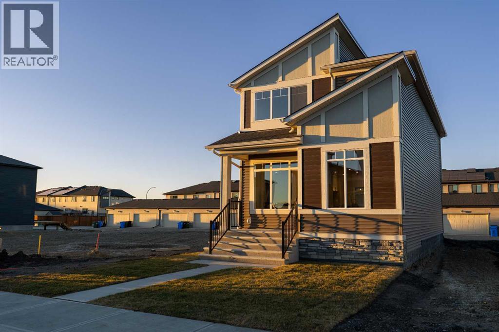 House for Sale in 143 Wolf Hollow Rise SE|Calgary, Alberta T2X4M8 2