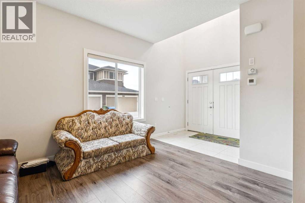 House for Sale in 118 Saddlestone Park NE|Calgary, Alberta T3J0Z4 4