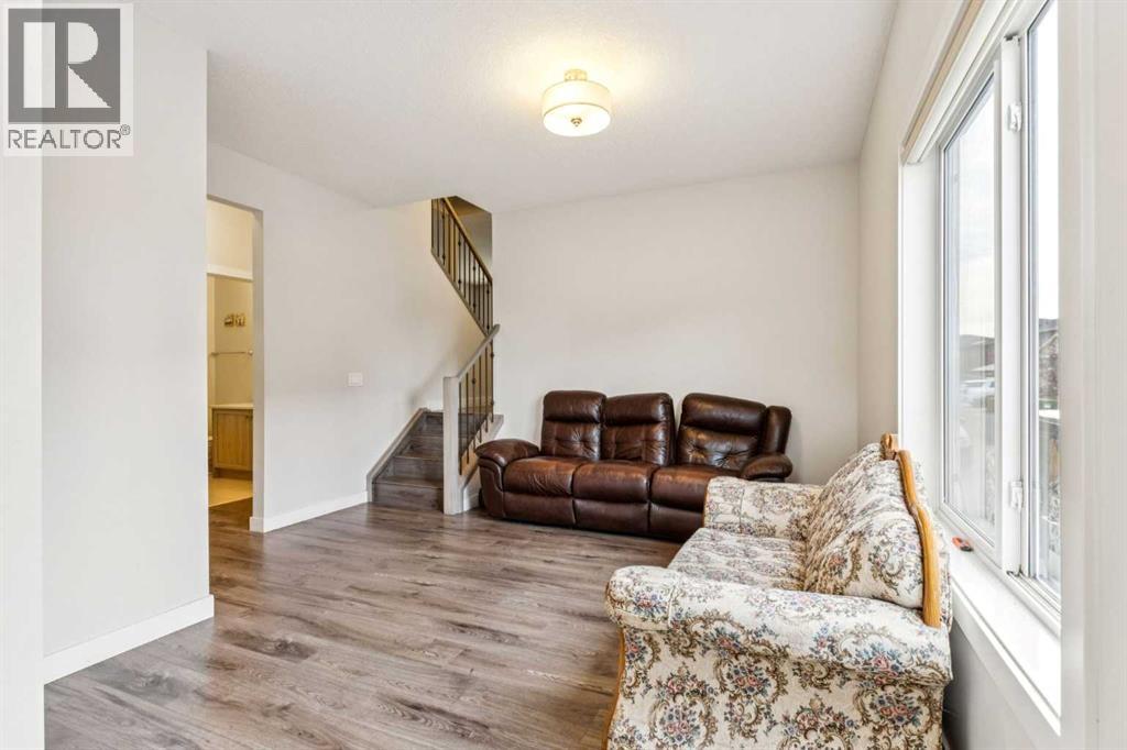 House for Sale in 118 Saddlestone Park NE|Calgary, Alberta T3J0Z4 3