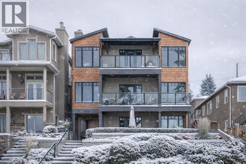 House for Sale in 954 Drury Avenue NE|Calgary, Alberta T2E0M2