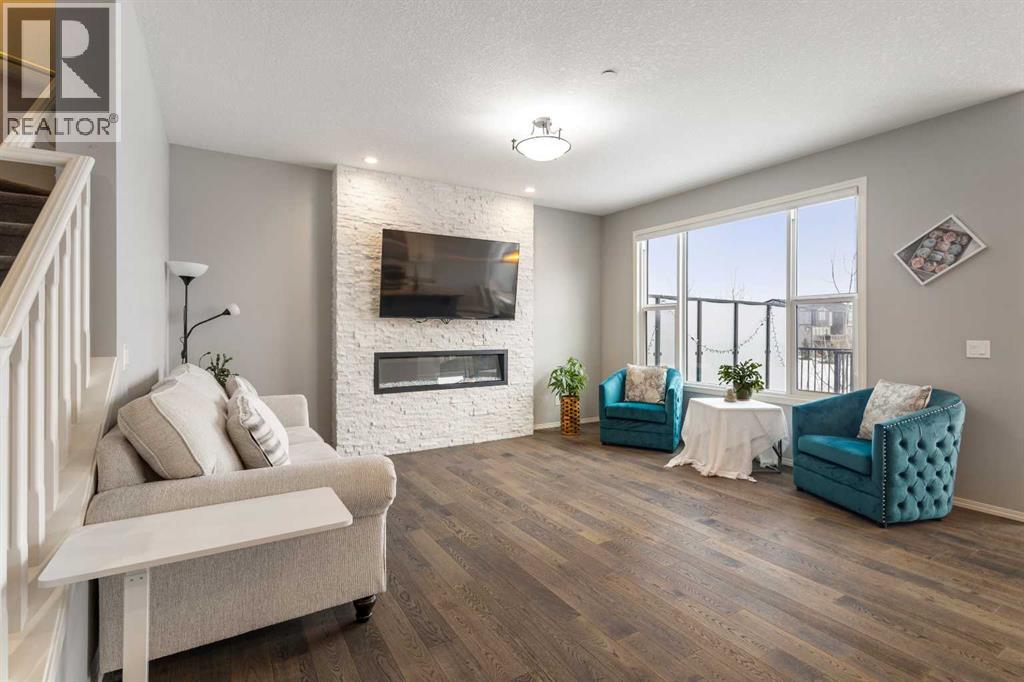 House for Sale in 1464 Livingston Way NE|Calgary, Alberta T3P0Z4 3