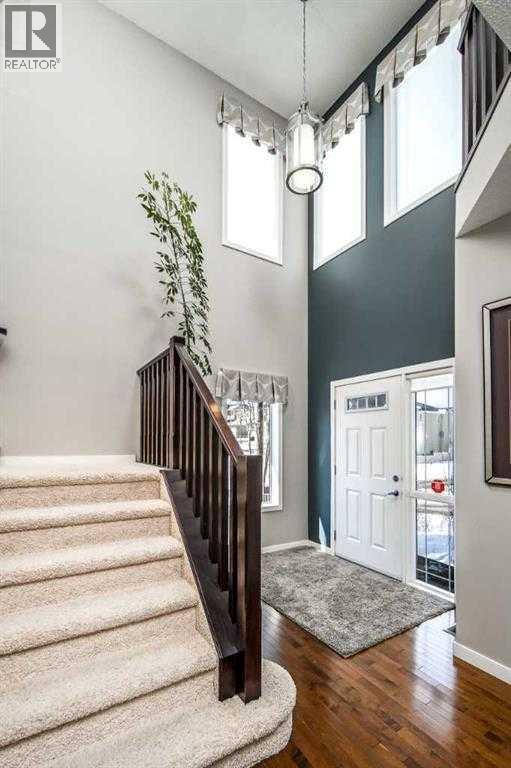 House for Sale in 5 Panatella Square NW|Calgary, Alberta T3K0T4 3