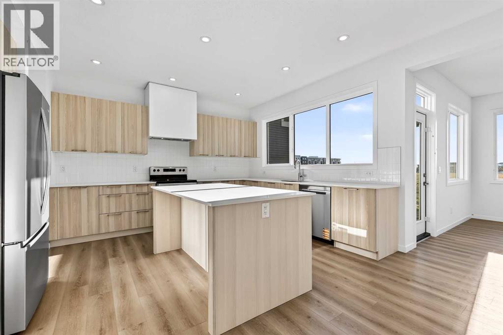 House for Sale in 89 Corner Glen Avenue NE|Calgary, Alberta T3N2L7 2