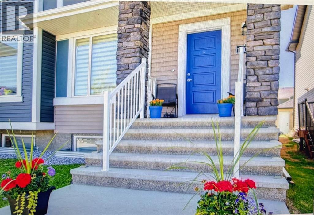 Duplex for Sale in 10077 46 Street NE|Calgary, Alberta T3J0Y5 2