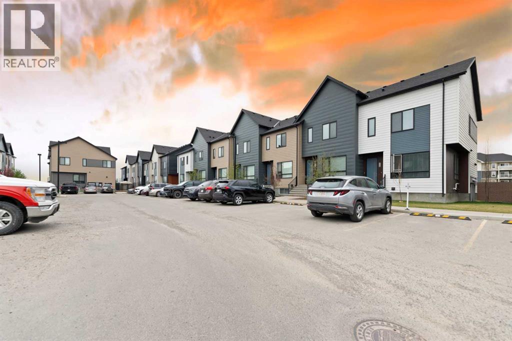 Row / Townhouse for Sale in 510 Redstone Crescent NE|Calgary, Alberta T3N1M3 4