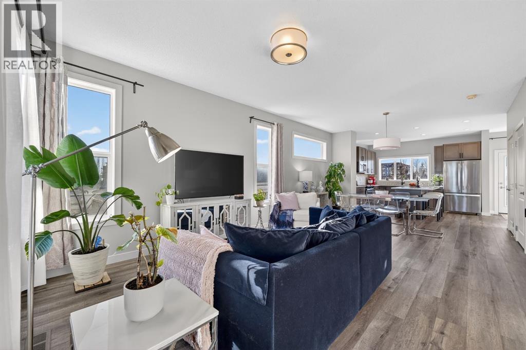 Duplex for Sale in 9 Walcrest Gate SE|Calgary, Alberta T2X4G3 4