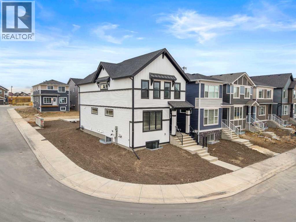 House for Sale in 64 Homestead View NE|Calgary, Alberta T3J5W2 2