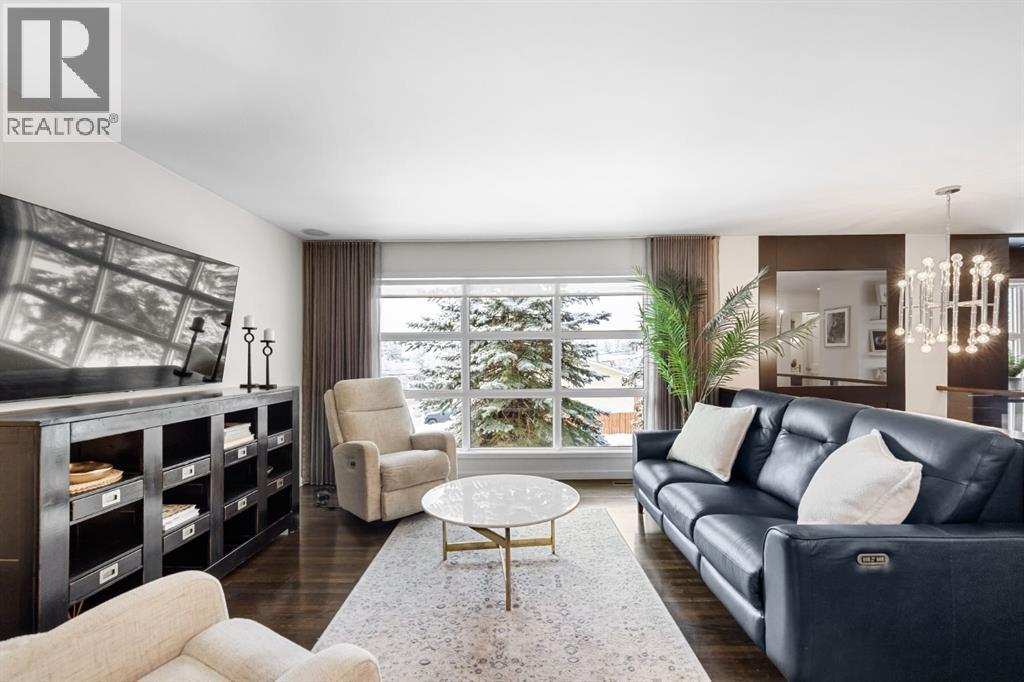 House for Sale in 5804 Dalkeith Hill NW|Calgary, Alberta T3A1G4 3