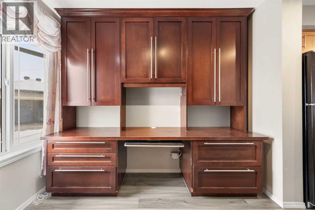 Row / Townhouse for Sale in 312 Saddlebrook Point NE|Calgary, Alberta T3H3C7 4