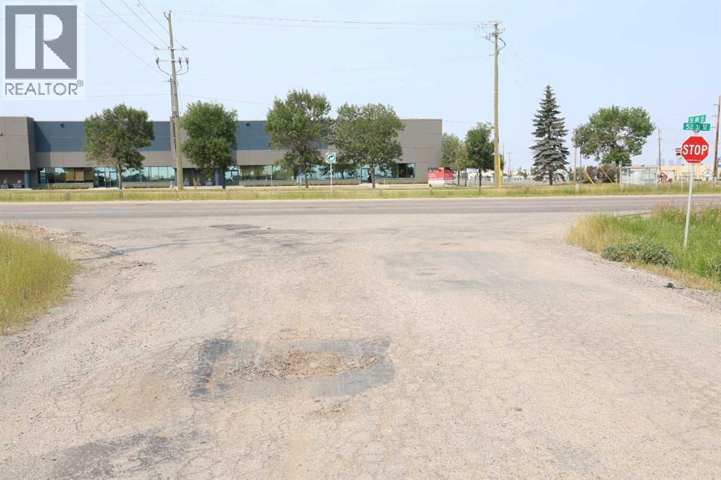 Property for Sale in 5320 52 Avenue SE|Calgary, Alberta t2c4s5 4