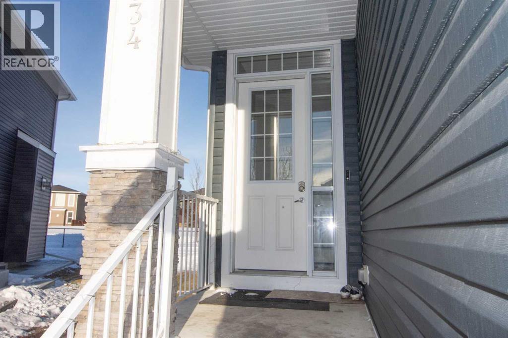 House for Sale in 134 Redstone Park NE|Calgary, Alberta T3N0P7 3