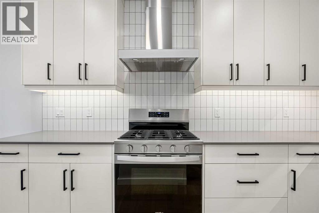 House for Sale in 56 Creekstone Grove SW|Calgary, Alberta T2X5W2 3