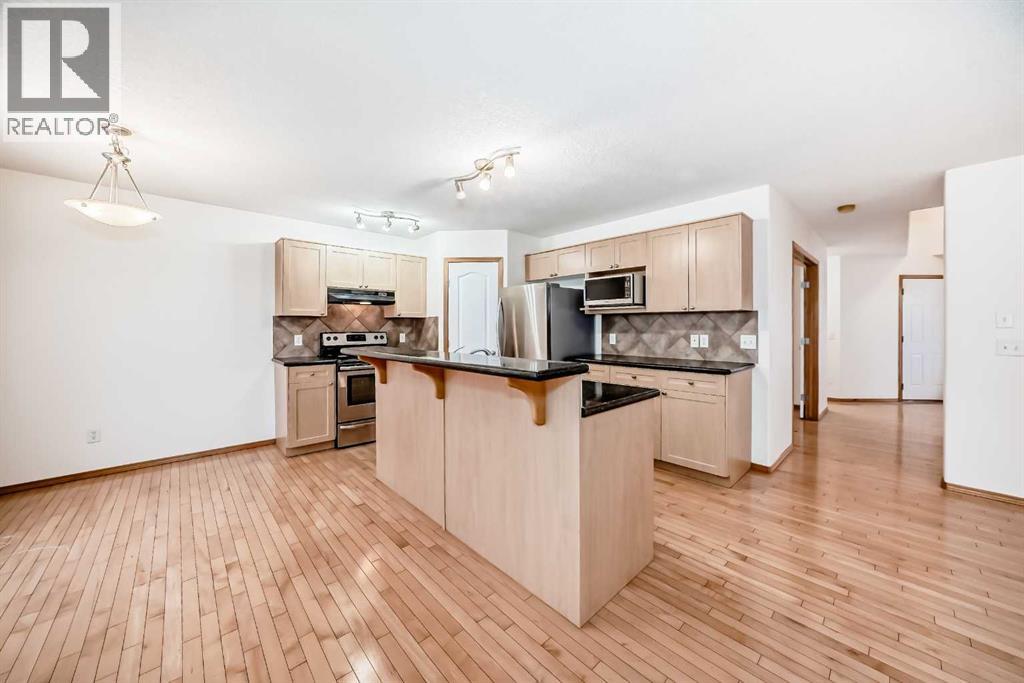 House for Sale in 17 Royal Birkdale Crescent NW|Calgary, Alberta T3G5R4 5