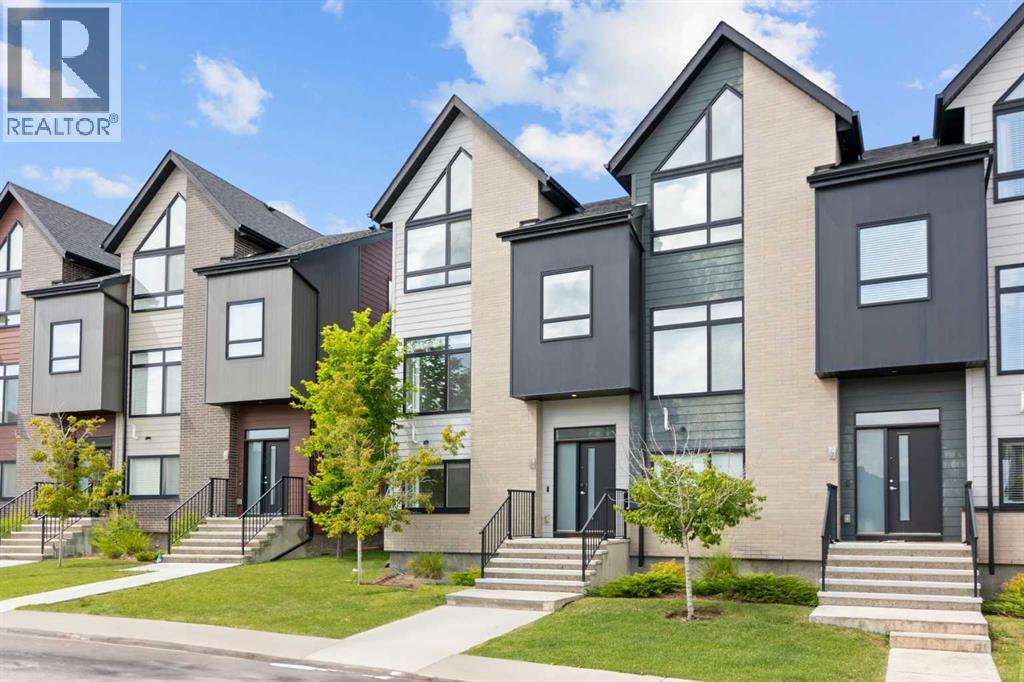 Row / Townhouse for Sale in 75 Sage Meadows Circle NW|Calgary, Alberta T3P1K3