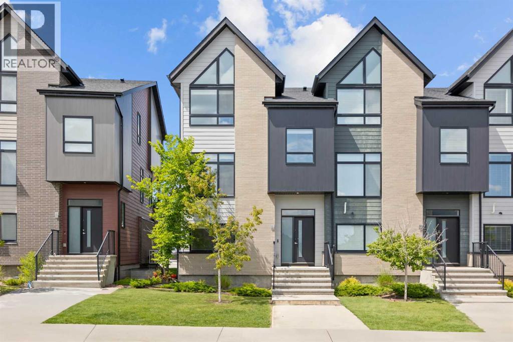 Row / Townhouse for Sale in 75 Sage Meadows Circle NW|Calgary, Alberta T3P1K3 2