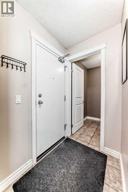 Apartment for Sale in 204, 420 3 Avenue NE|Calgary, Alberta T2E0H6 2