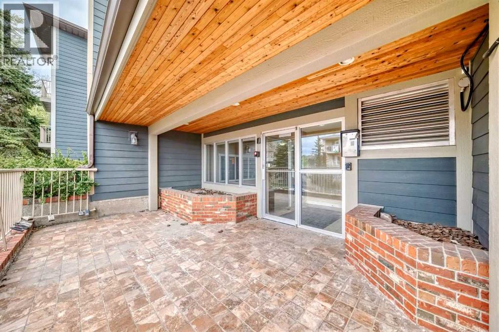 Apartment for Sale in 204, 420 3 Avenue NE|Calgary, Alberta T2E0H6