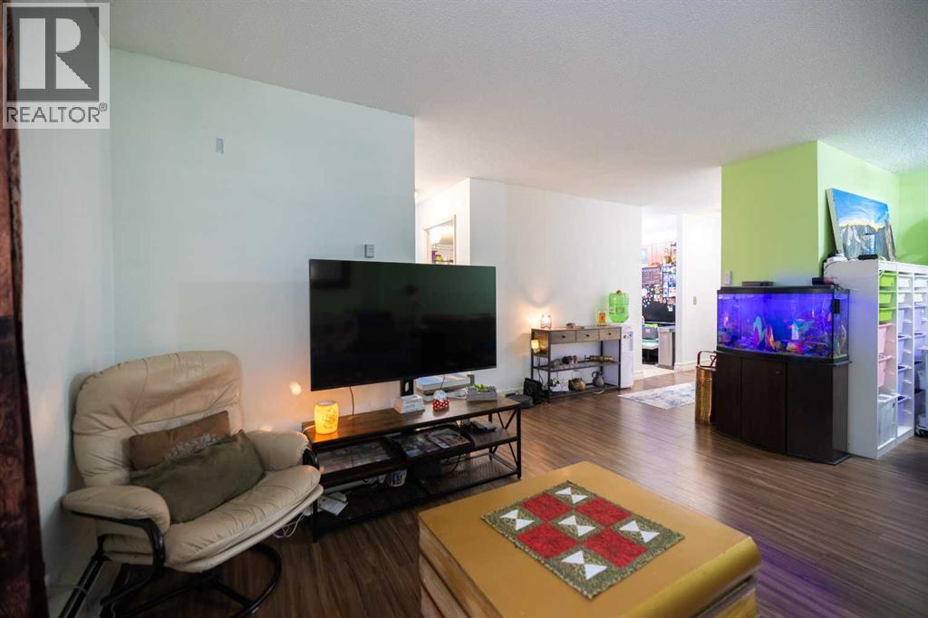 Apartment for Sale in 208, 4944 Dalton Drive NW|Calgary, Alberta T3A2E6 5