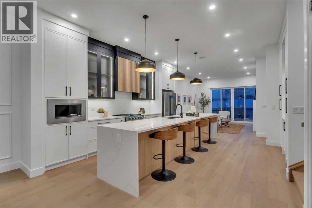 Duplex for Sale in 223 29 Avenue NW|Calgary, Alberta T2M2M2 4