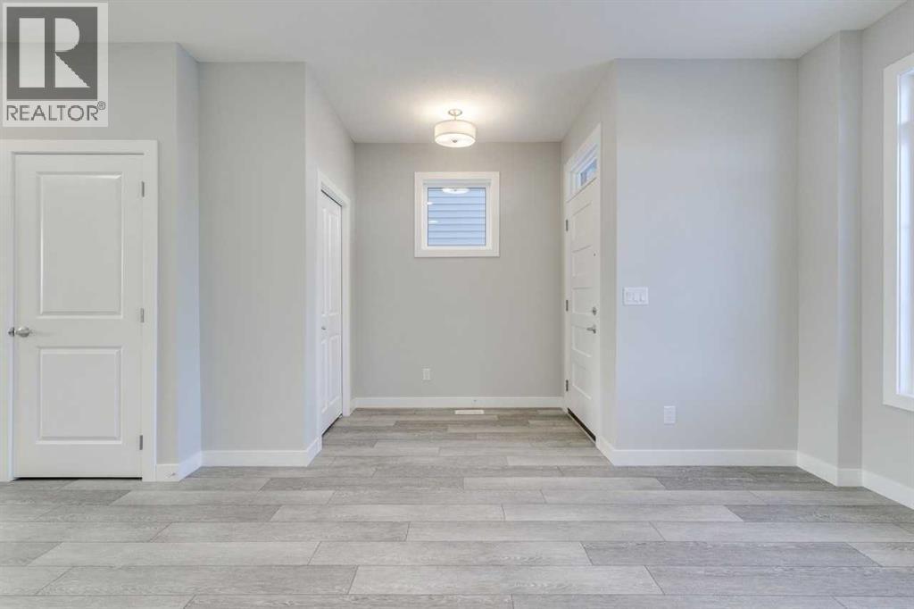 Duplex for Sale in 113 Silverton Glen Way SW|Calgary, Alberta T2X5B9 4