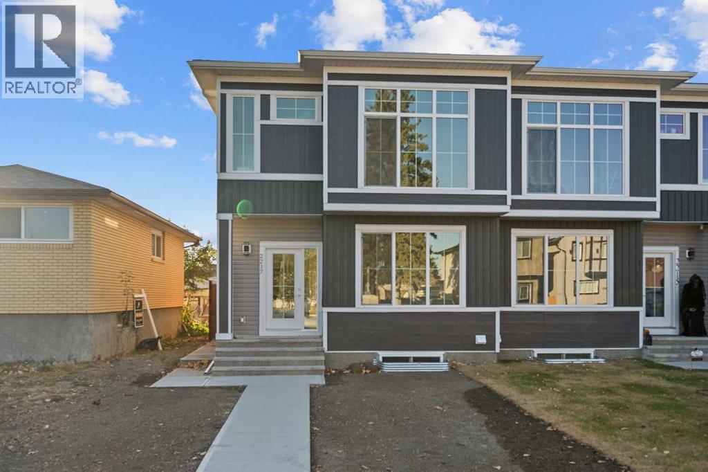 Duplex for Sale in 2217 42 Street SE|Calgary, Alberta T2B1G4 3