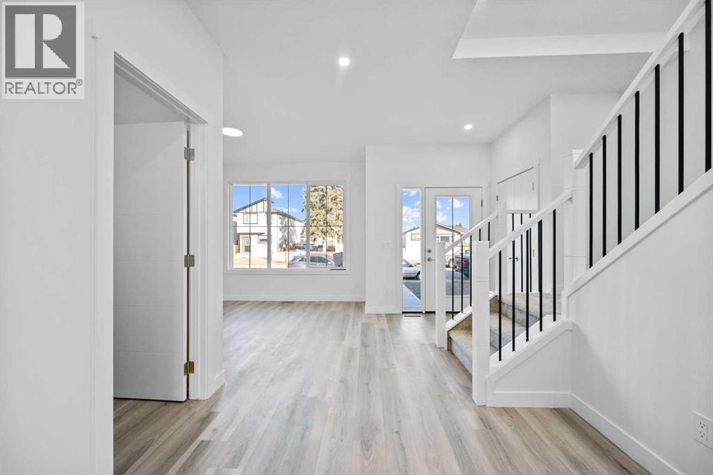 Duplex for Sale in 2217 42 Street SE|Calgary, Alberta T2B1G4 4