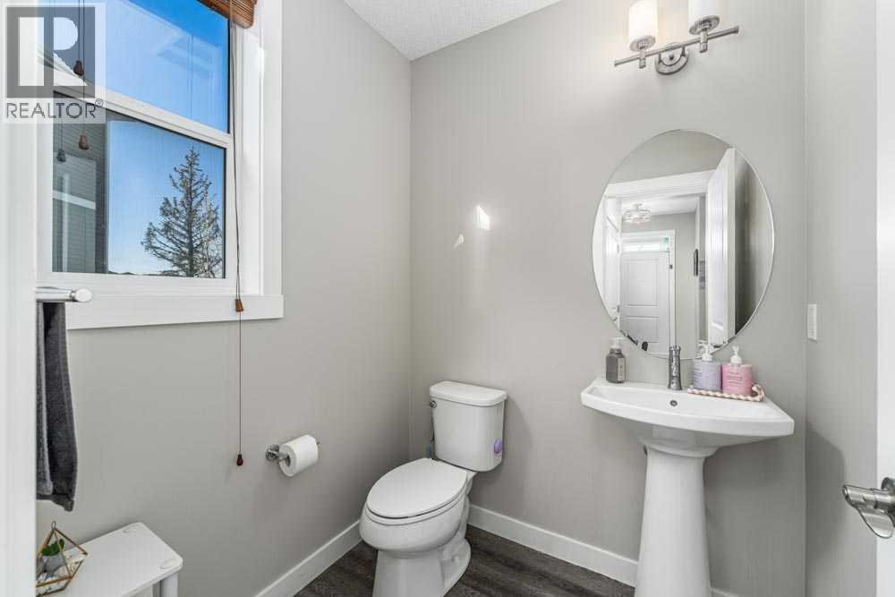 House for Sale in 125 Sage Bluff Close NW|Calgary, Alberta T3R1J1 5