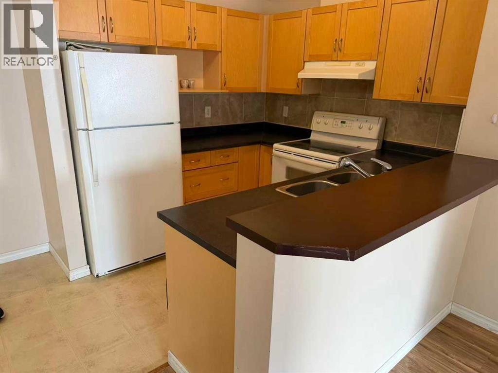 Apartment for Sale in 3315, 70 Panamount Drive NW|Calgary, Alberta T3K5Z1