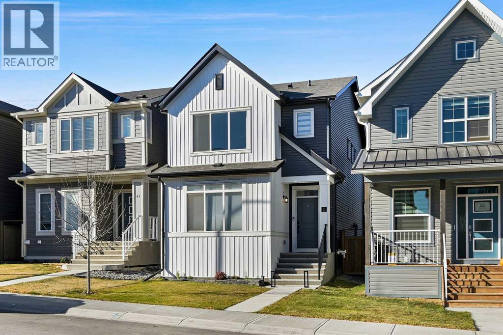 House for Sale in 51 Herron Street NE|Calgary, Alberta T3P1Z1