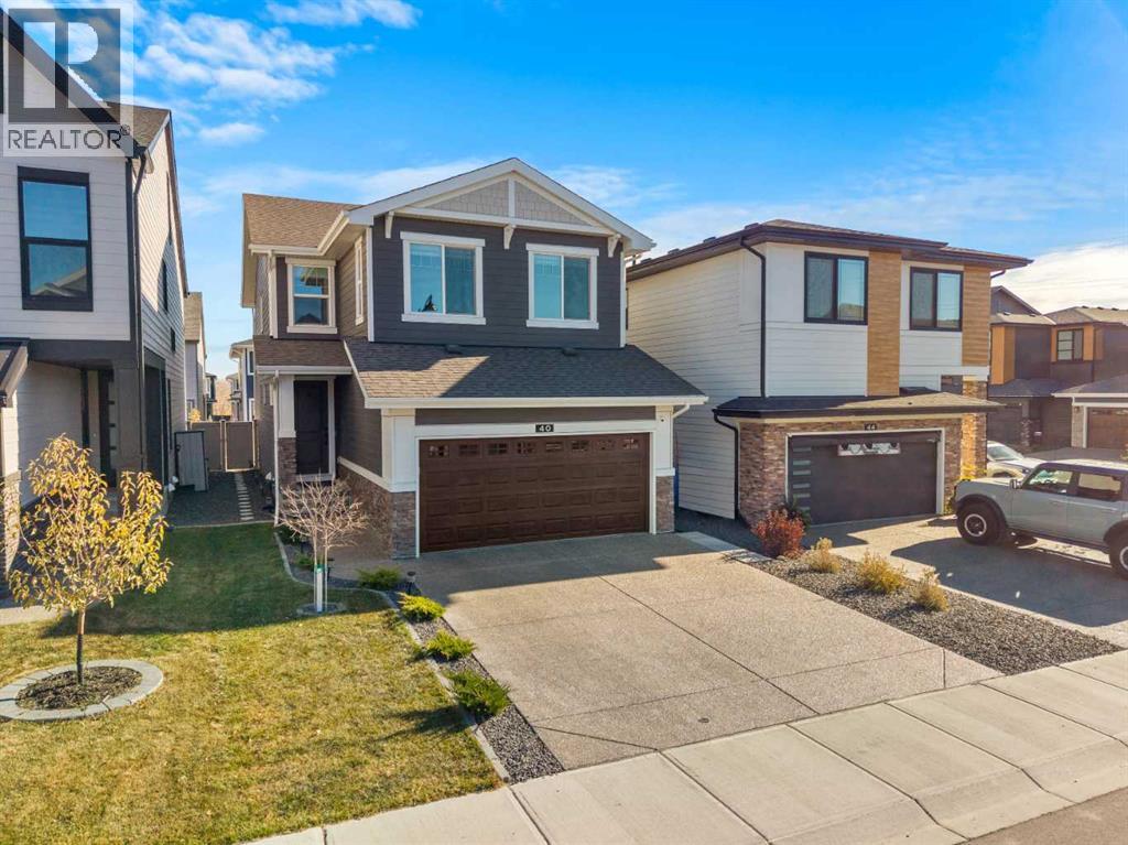 House for Sale in 40 West Grove Link SW|Calgary, Alberta T3H6E3 2