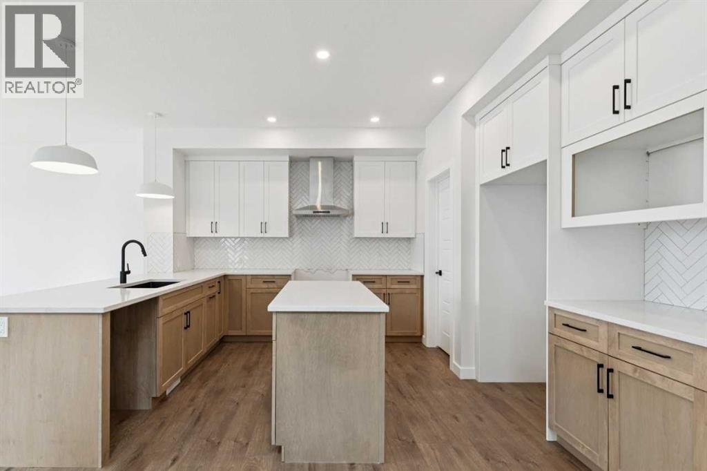 House for Sale in 136 Versant Point SW|Calgary, Alberta T2Y0Z5 5