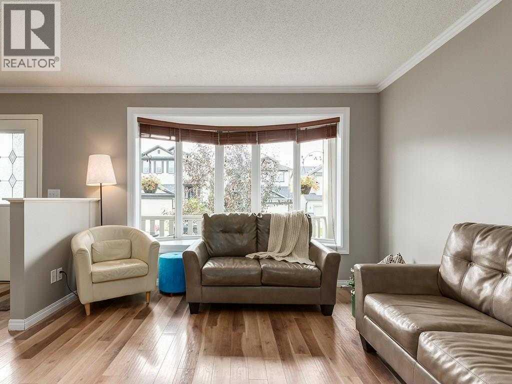 House for Sale in 50 Bridlecrest Gardens SW|Calgary, Alberta T2Y4Y4 2