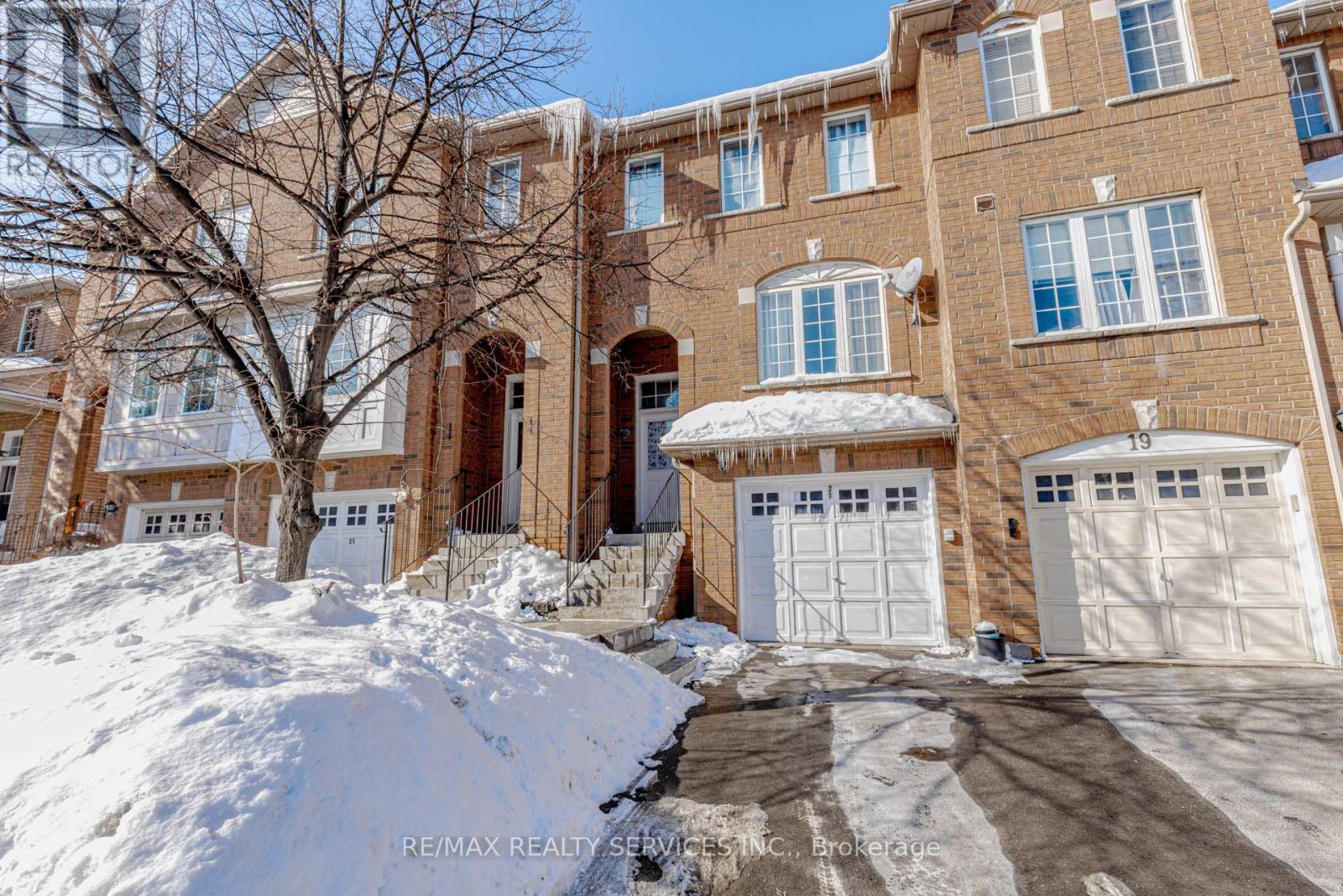 Row / Townhouse for Sale in 21 - 170 HAVELOCK DRIVE|Brampton (Fletcher's Creek South), Ontario L6W4T3 2