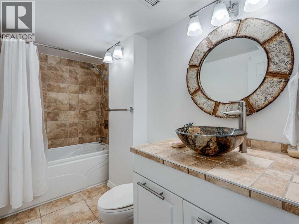 Apartment for Sale in 101, 1107 15 Avenue SW|Calgary, Alberta T2M0S8 4