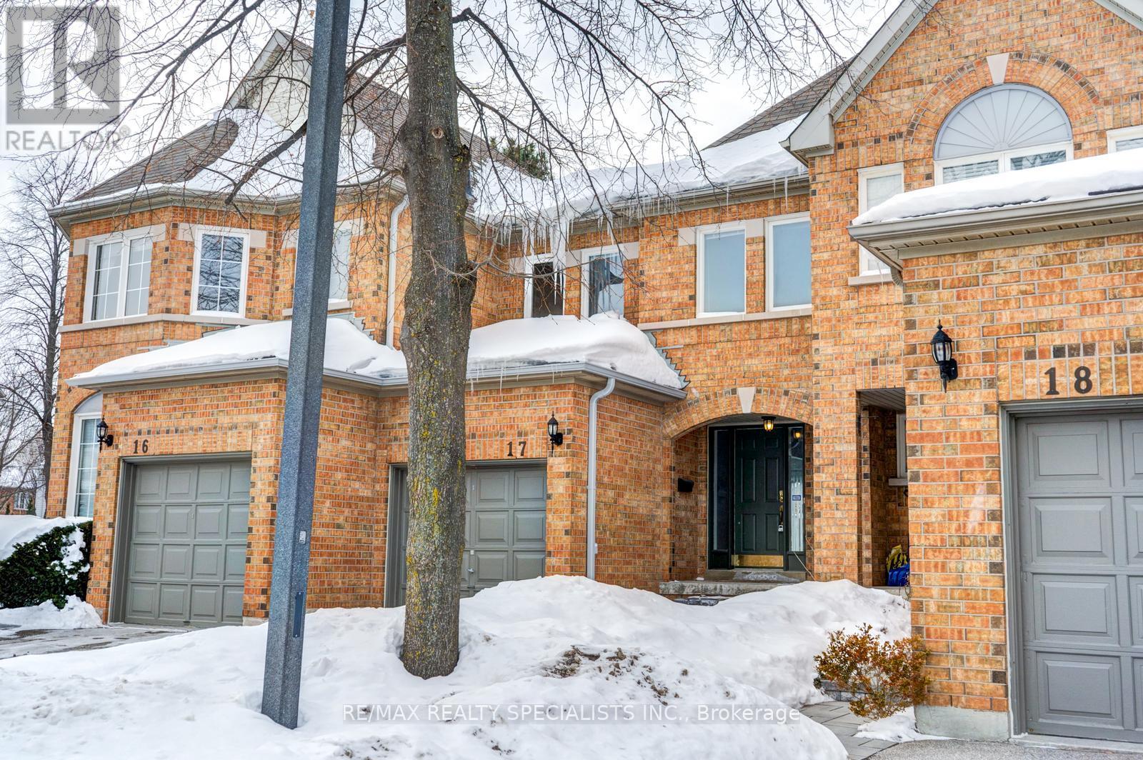 Row / Townhouse for Sale in 17 - 5230 GLEN ERIN DRIVE|Mississauga (Central Erin Mills), Ontario L5M5Z7 3