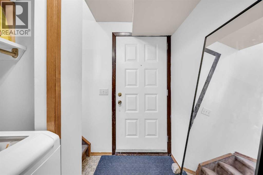 Duplex for Sale in 49 Beacham Way NW|Calgary, Alberta T3K1R7 3