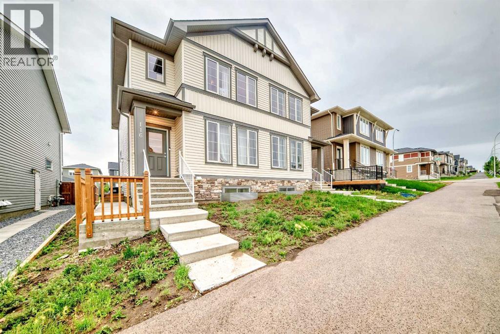 Duplex for Sale in 116 Ambleton Street NW|Calgary, Alberta T3P1W5 2